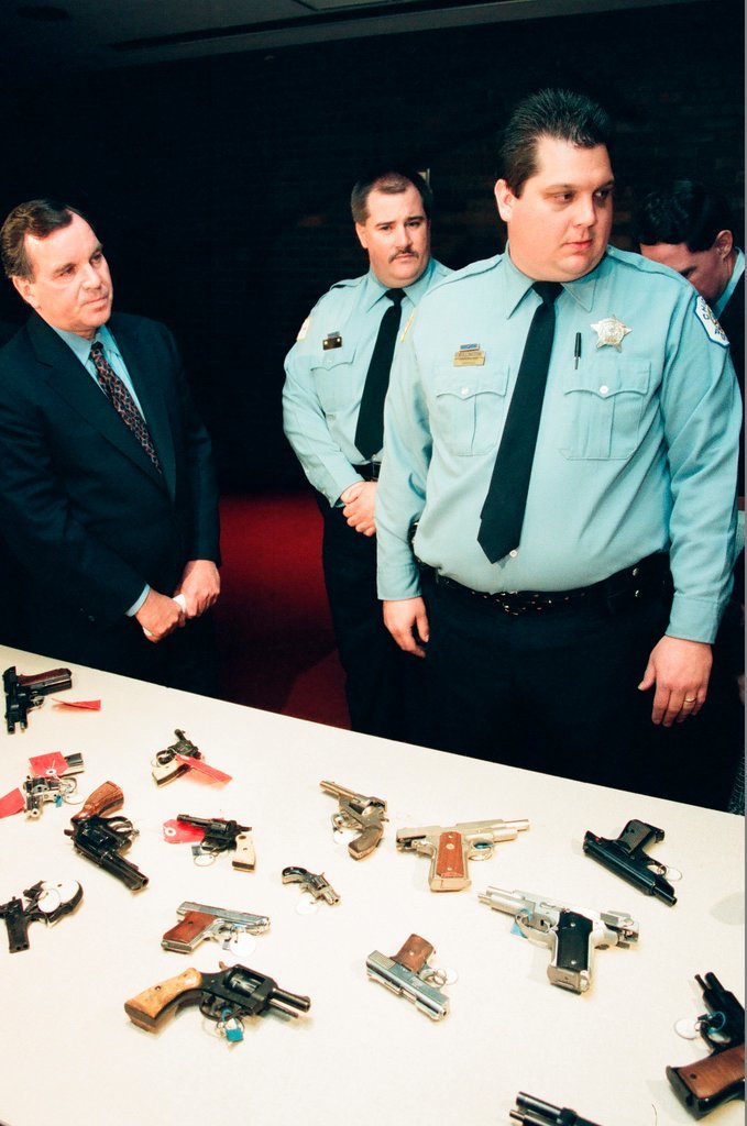 Mayor Daley holds gun seizure press conference - Al Podgorski for Chicago Sun-Times