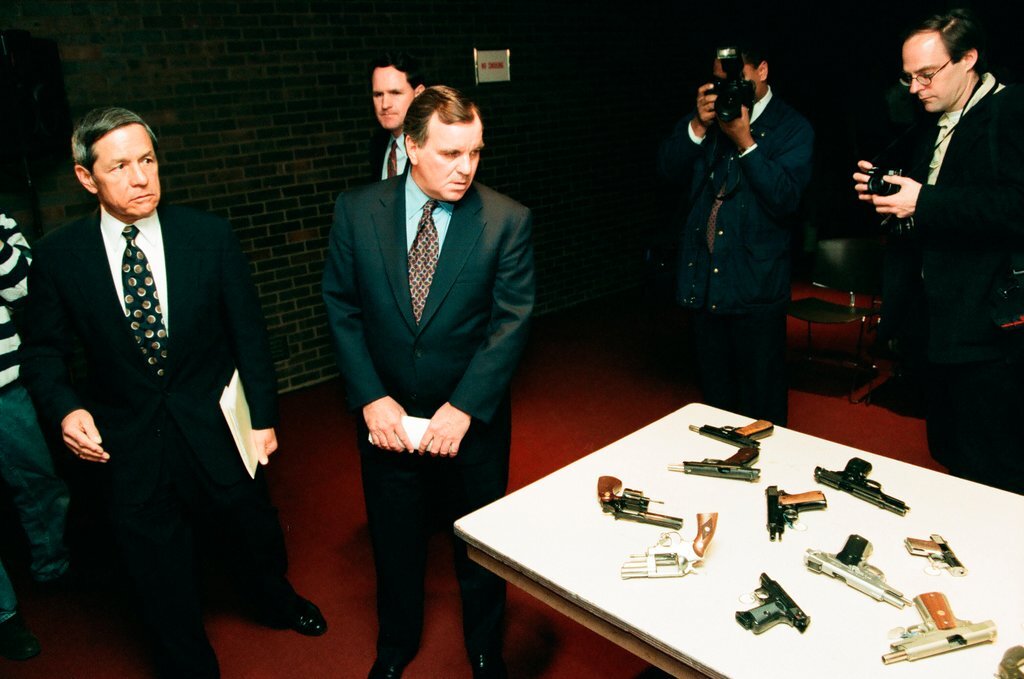 Mayor Daley holds gun seizure press conference - Al Podgorski for Chicago Sun-Times