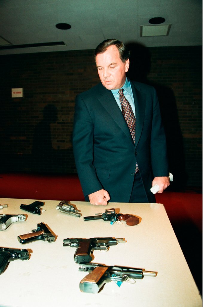 Mayor Daley holds gun seizure press conference - Al Podgorski for Chicago Sun-Times