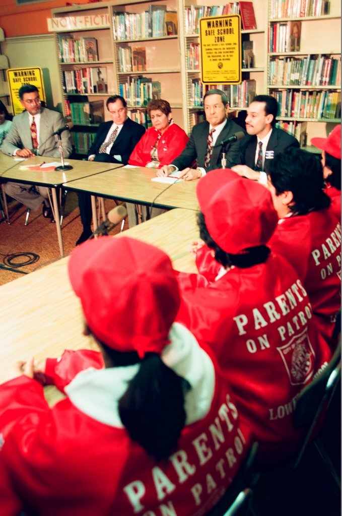 Mayor Daley at parent patrol meeting - Al Podgorski for Chicago Sun-Times