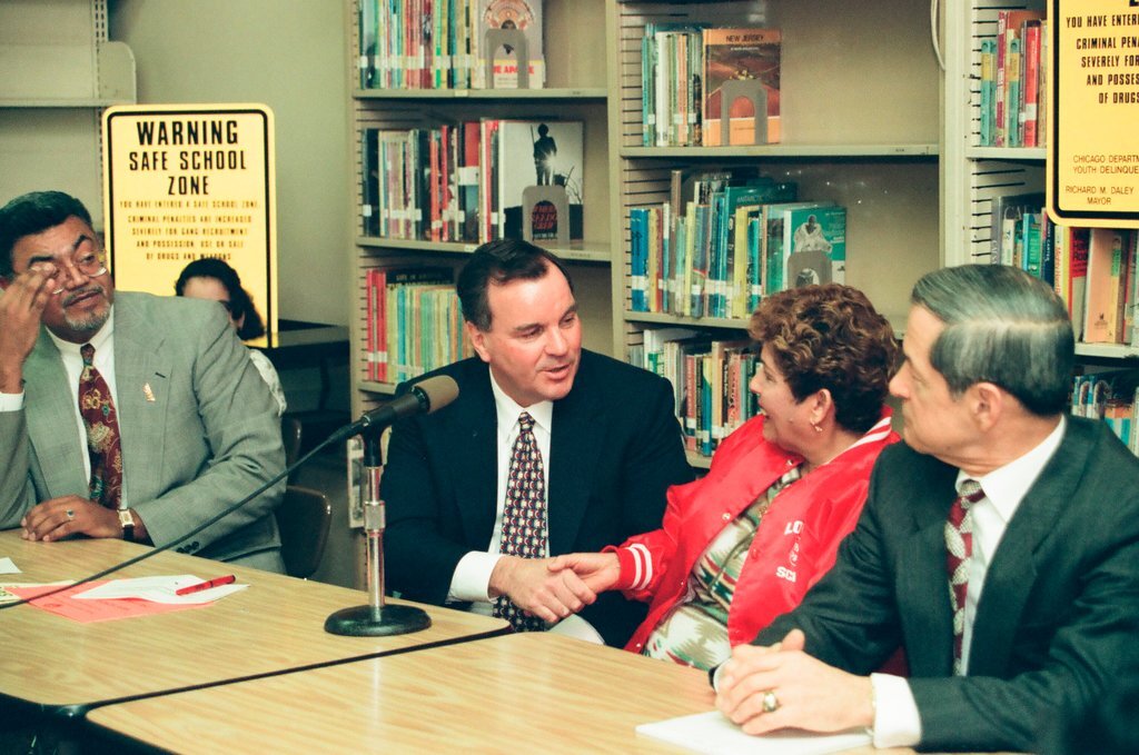 Mayor Daley at parent patrol meeting - Al Podgorski for Chicago Sun-Times