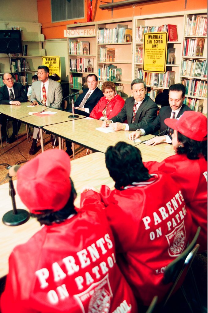 Mayor Daley at parent patrol meeting - Al Podgorski for Chicago Sun-Times