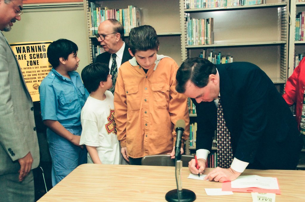Mayor Daley at parent patrol meeting - Al Podgorski for Chicago Sun-Times