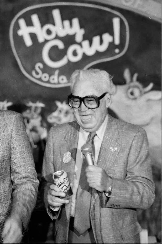 Harry Caray announces Holy Cow Sodas soft drink line - Keith Hale for Chicago Sun-Times
