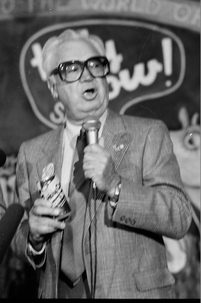 Harry Caray announces Holy Cow Sodas soft drink line - Keith Hale for Chicago Sun-Times
