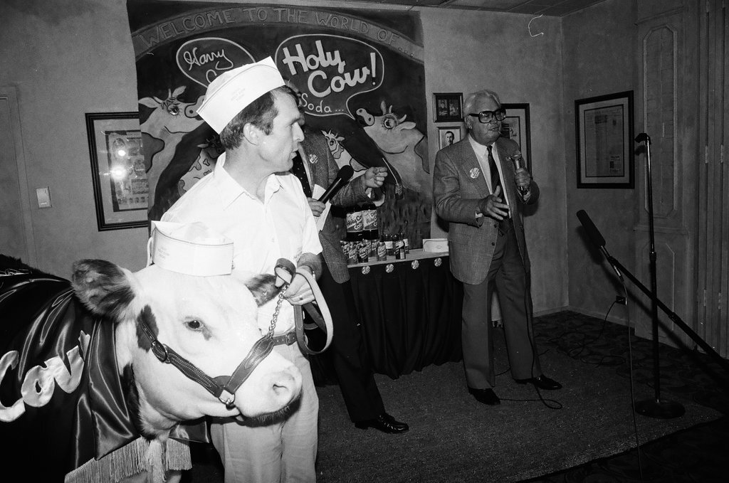 Harry Caray announces Holy Cow Sodas soft drink line - Keith Hale for Chicago Sun-Times