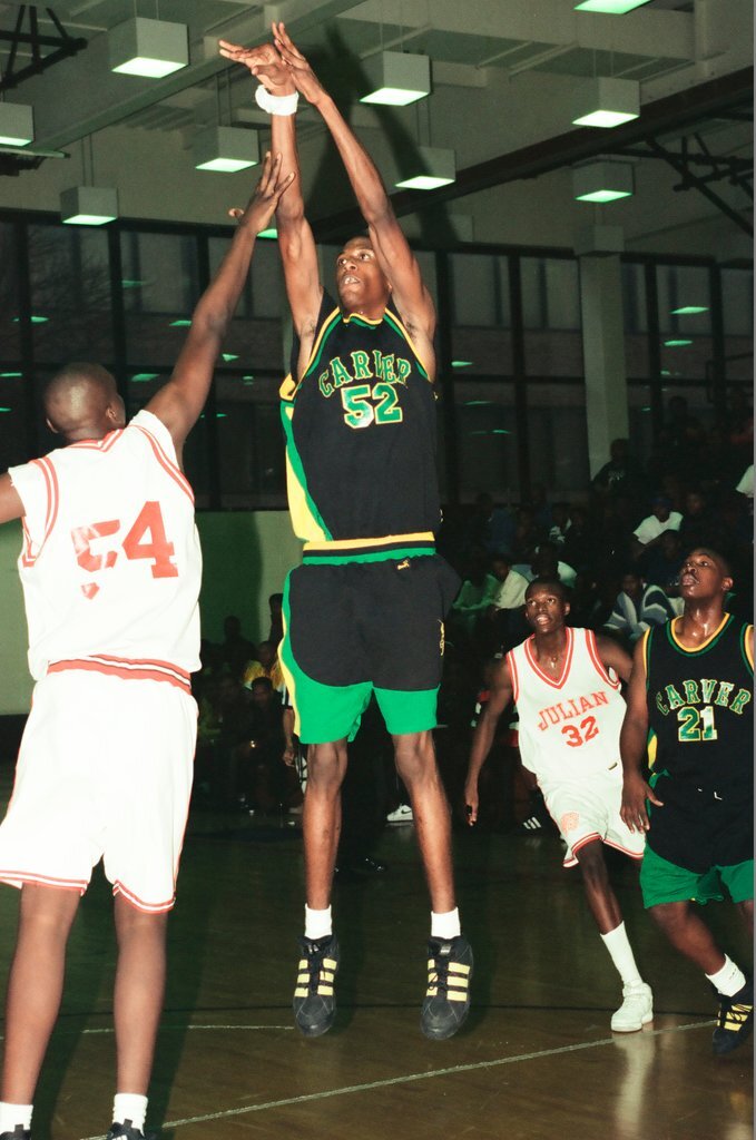 Carver High School vs. Julian High School basketball game - Chicago Sun-Times