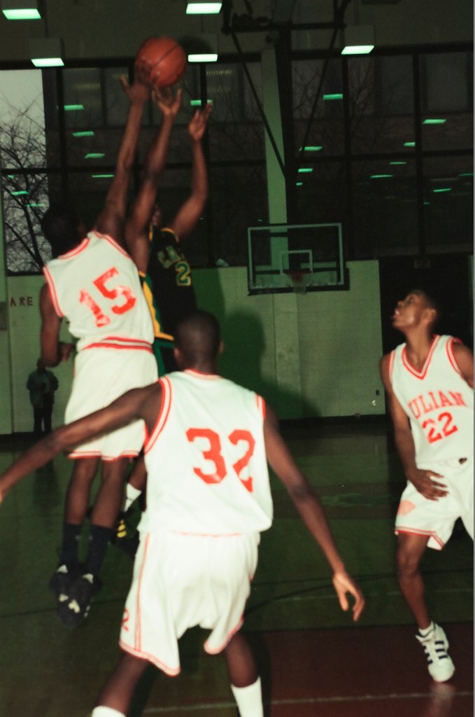 Carver High School vs. Julian High School basketball game - Chicago Sun-Times