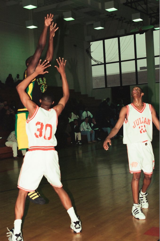 Carver High School vs. Julian High School basketball game - Chicago Sun-Times