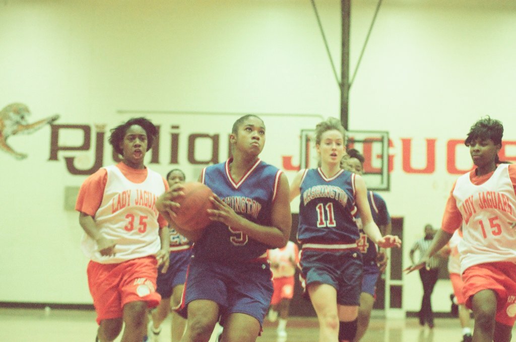 Washington vs. Julian girls basketball - Banot for Chicago Sun-Times