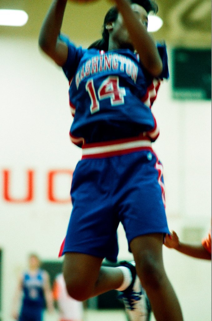 Washington vs. Julian girls basketball - Banot for Chicago Sun-Times