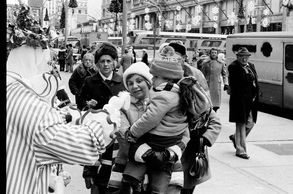 Hank the Christmas Clown - Chicago Sun-Times