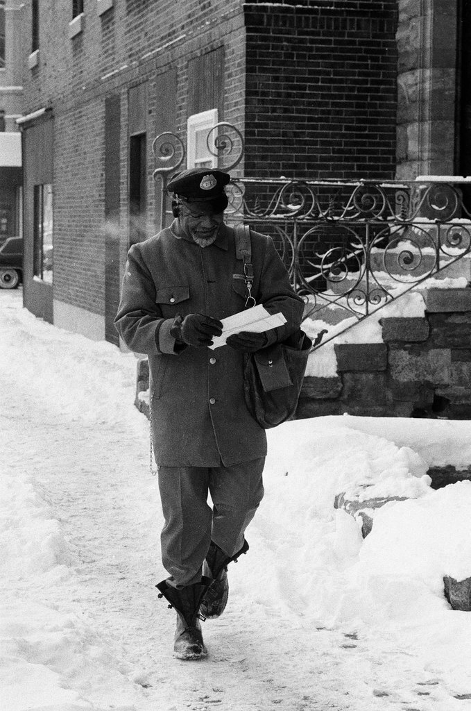 City workers in winter weather - Chicago Sun-Times
