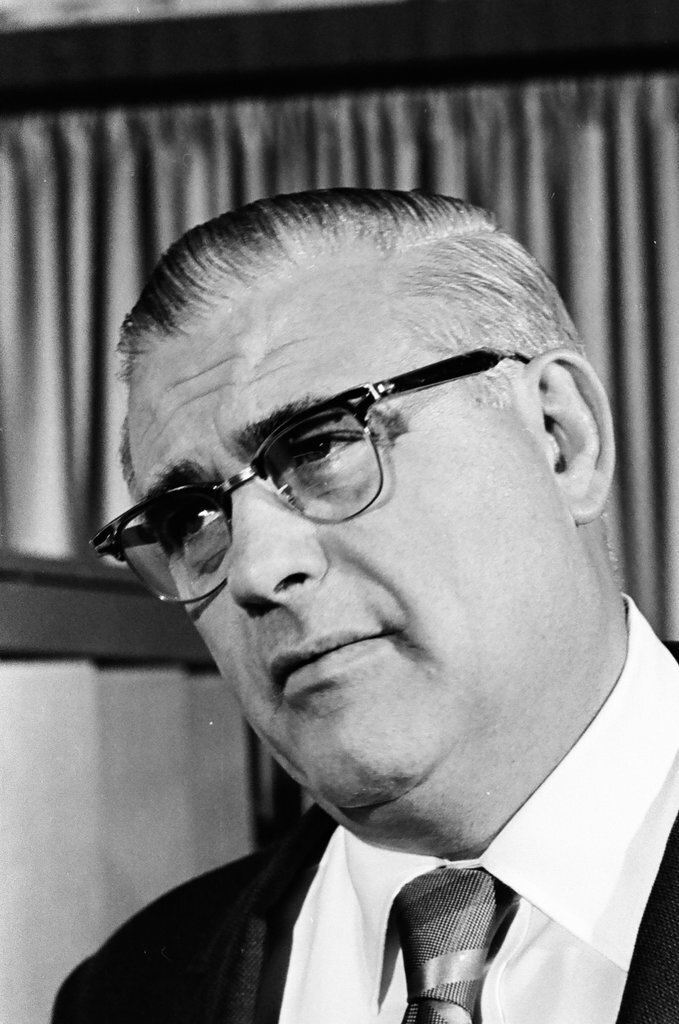 Football coach Woody Hayes narrates Rose Bowl films - Larry Graff for Chicago Sun-Times