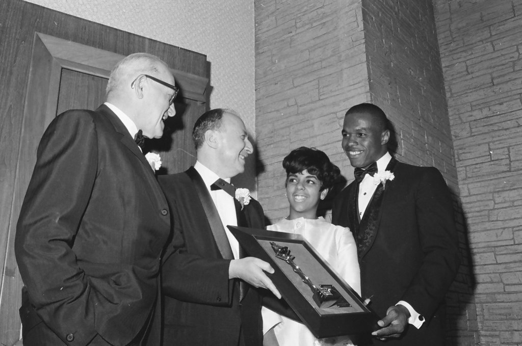 Gale Sayers receives Sports' Man of the Year award - Mel Larson for Chicago Sun-Times