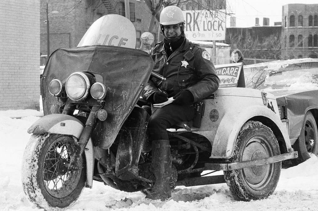 City workers in winter weather - Chicago Sun-Times
