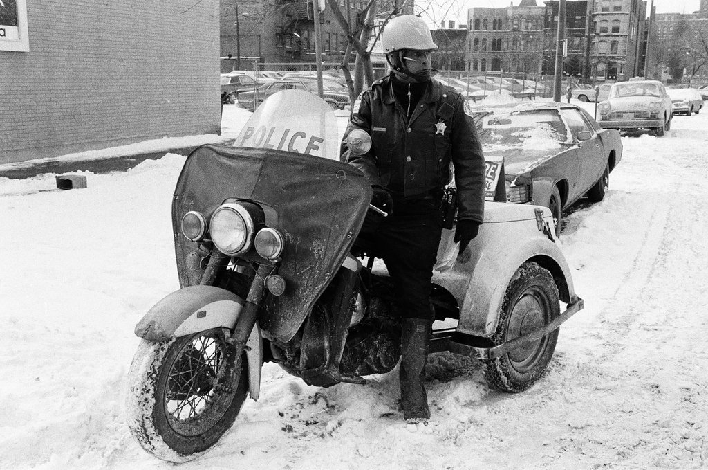 City workers in winter weather - Chicago Sun-Times
