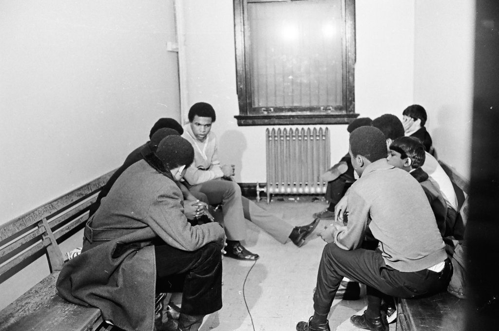 Gale Sayers at Family Court - Duane Hall for Chicago Sun-Times