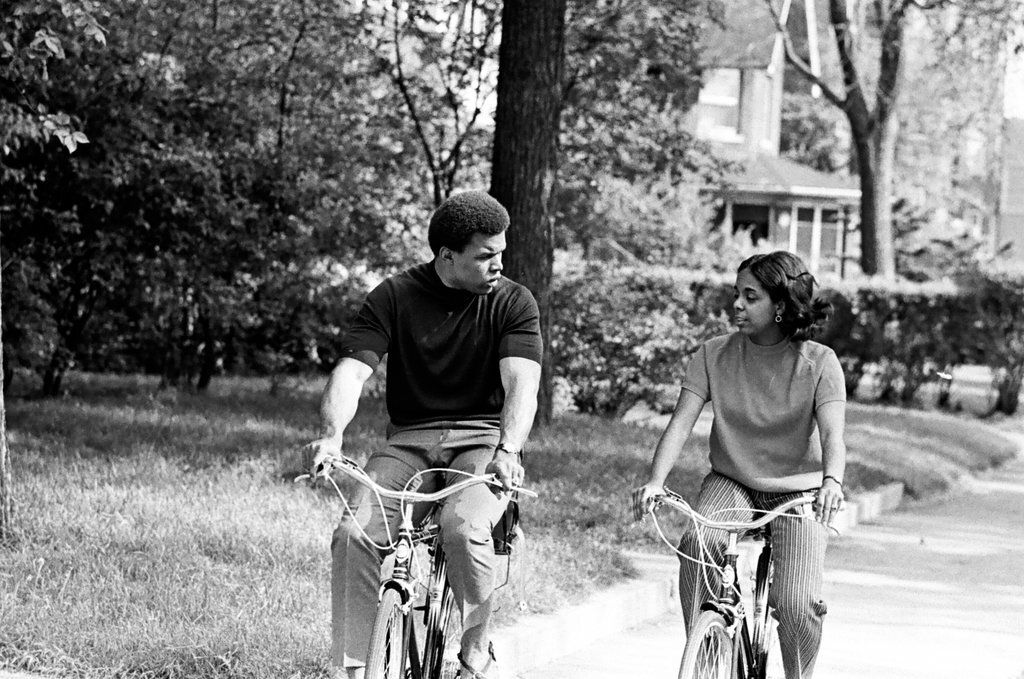 Gale and Linda Sayers ride bikes to fundraise for St. Elizabeth's Center - John H. White for Chicago Sun-Times