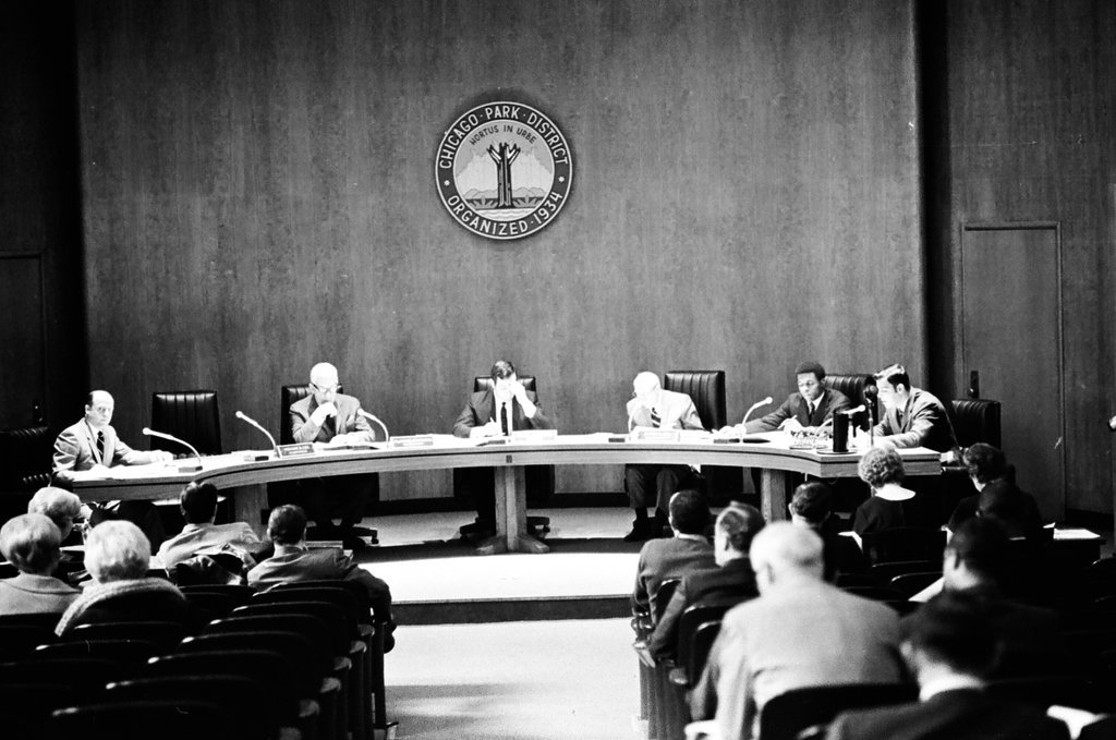 Gale Sayers attends first parks district meeting as commissioner - Larry Graff for Chicago Sun-Times