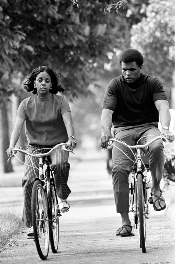 Gale and Linda Sayers ride bikes to fundraise for St. Elizabeth's Center - John H. White for Chicago Sun-Times