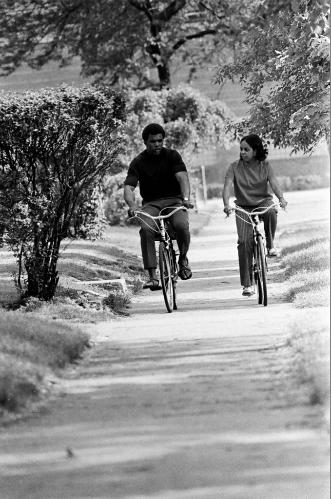 Gale and Linda Sayers ride bikes to fundraise for St. Elizabeth's Center - John H. White for Chicago Sun-Times