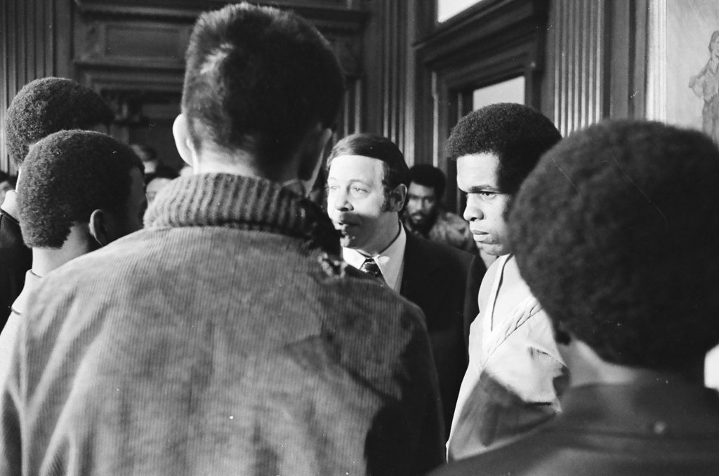 Gale Sayers at Family Court - Duane Hall for Chicago Sun-Times