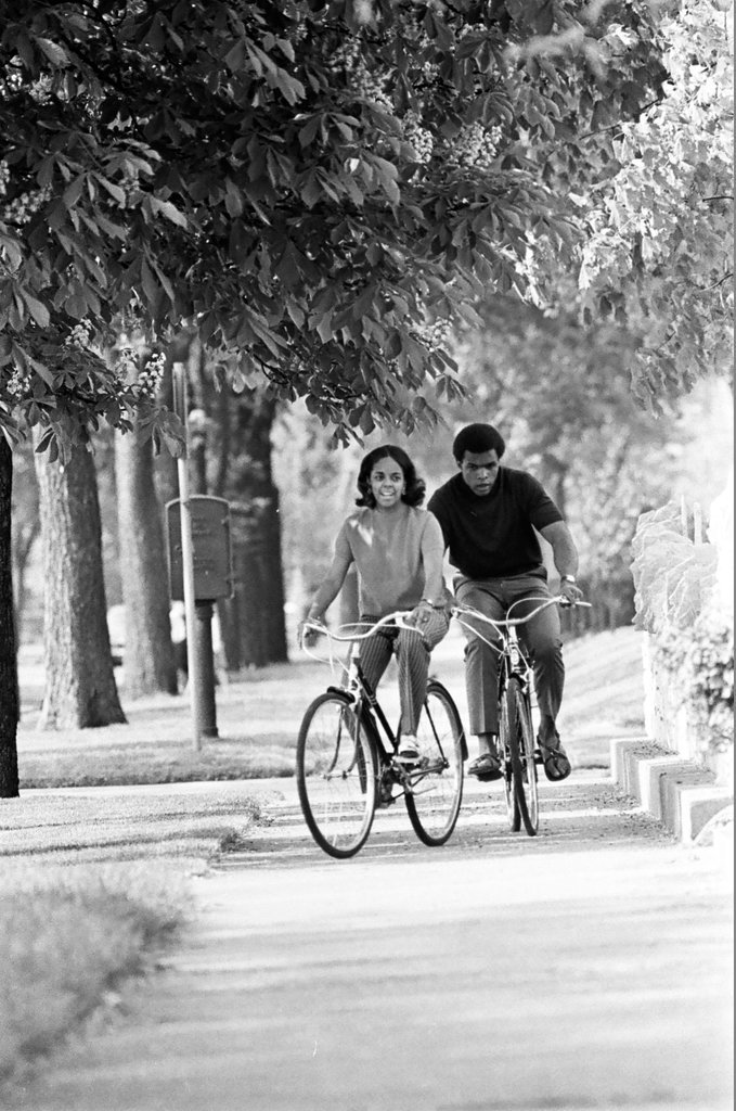 Gale and Linda Sayers ride bikes to fundraise for St. Elizabeth's Center - John H. White for Chicago Sun-Times