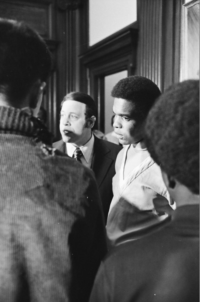 Gale Sayers at Family Court - Duane Hall for Chicago Sun-Times