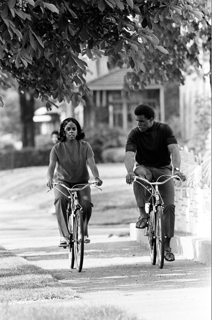 Gale and Linda Sayers ride bikes to fundraise for St. Elizabeth's Center - John H. White for Chicago Sun-Times