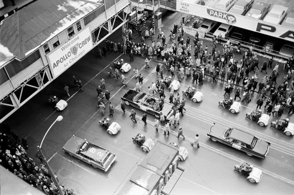 Apollo 11 astronauts parade down State Street - Perry C. Riddle for Chicago Sun-Times
