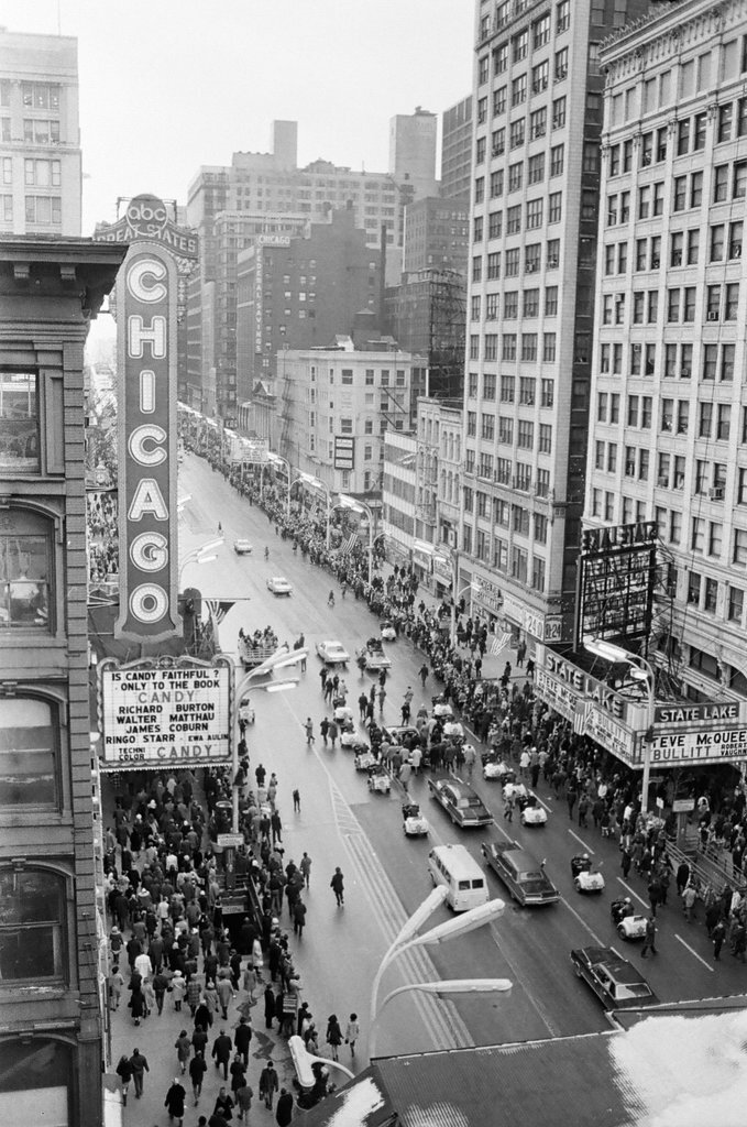 Apollo 11 astronauts parade down State Street - Perry C. Riddle for Chicago Sun-Times