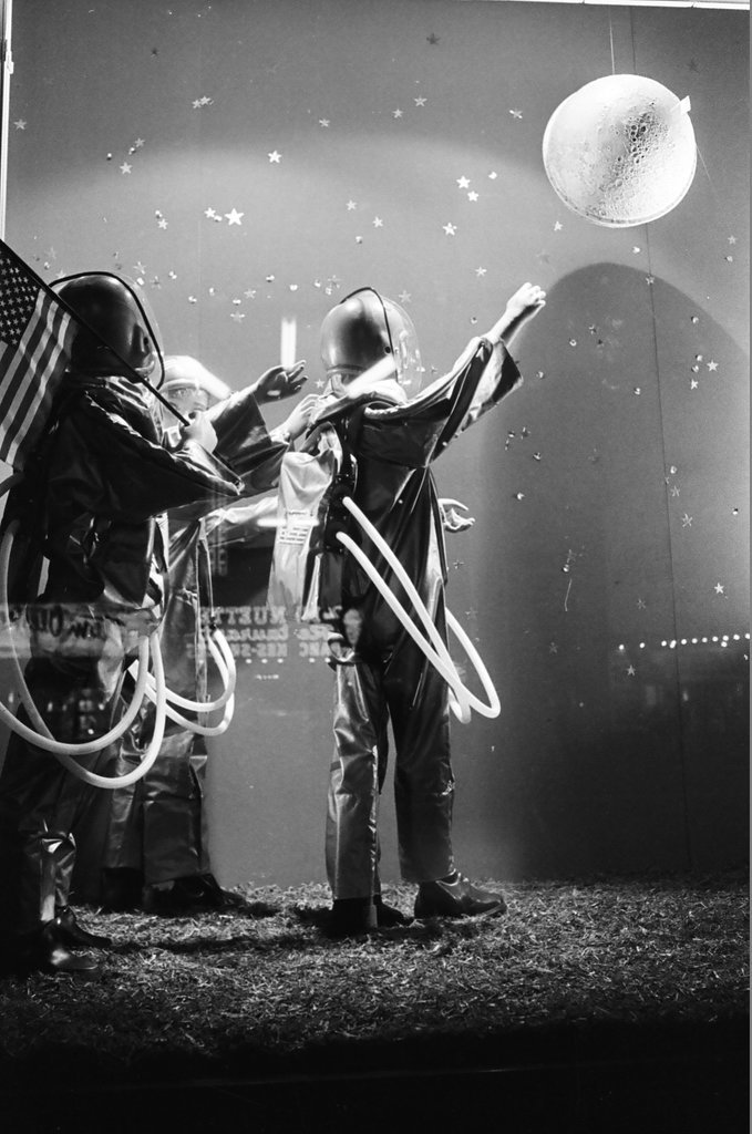 Preparations on State Street for Apollo 11 astronauts arrival - Larry Nocerino for Chicago Sun-Times