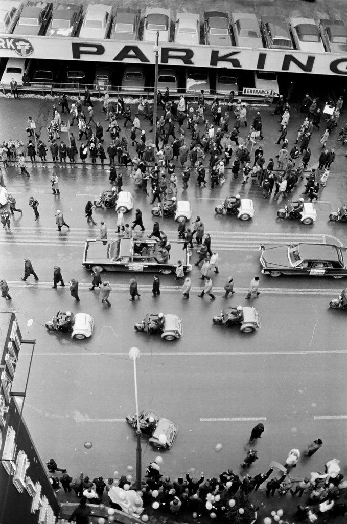 Apollo 11 astronauts parade down State Street - Perry C. Riddle for Chicago Sun-Times