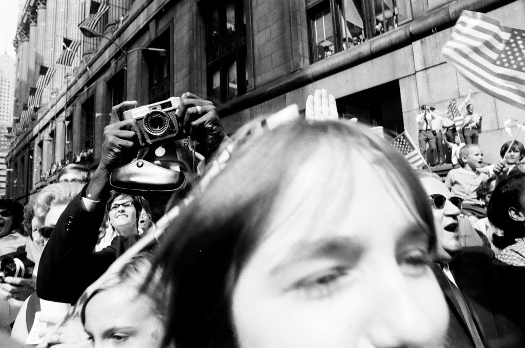 Crowds line State Street to watch Apollo 11 parade - Larry Graff for Chicago Sun-Times