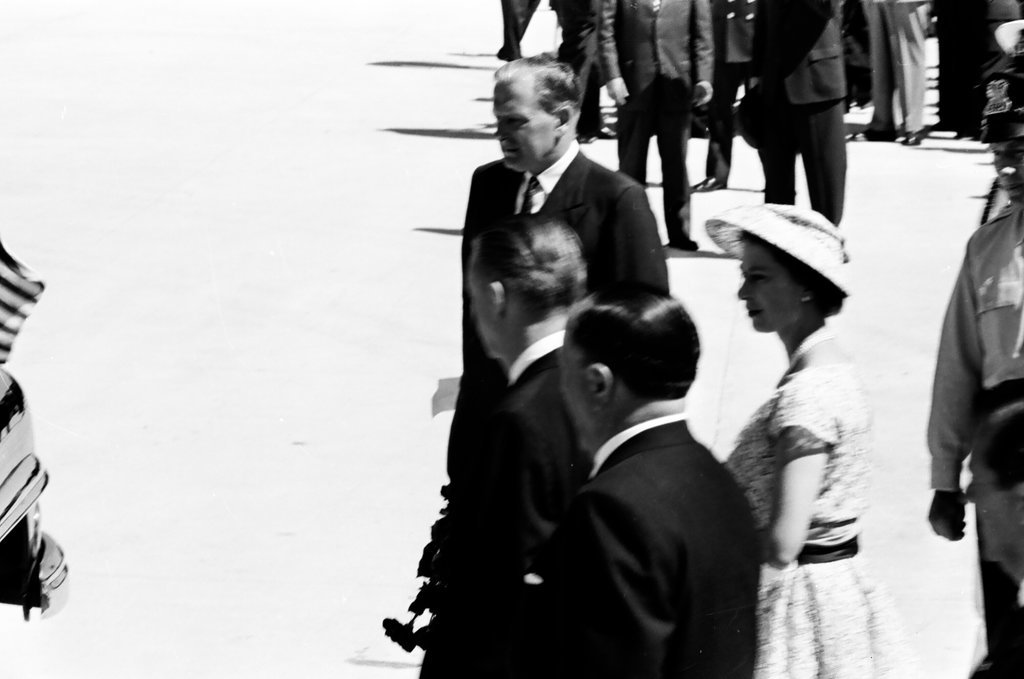 Queen Elizabeth and Prince Phillip arrive in Chicago - Charles Gekler for Chicago Sun-Times