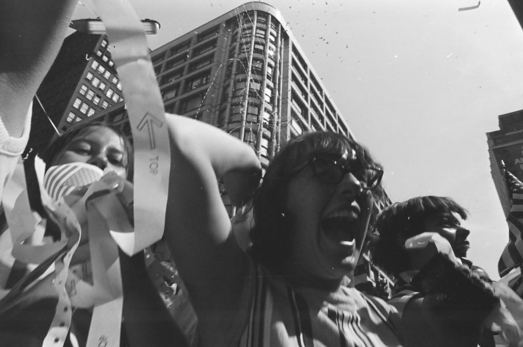 Crowds line State Street to watch Apollo 11 parade - Larry Graff for Chicago Sun-Times