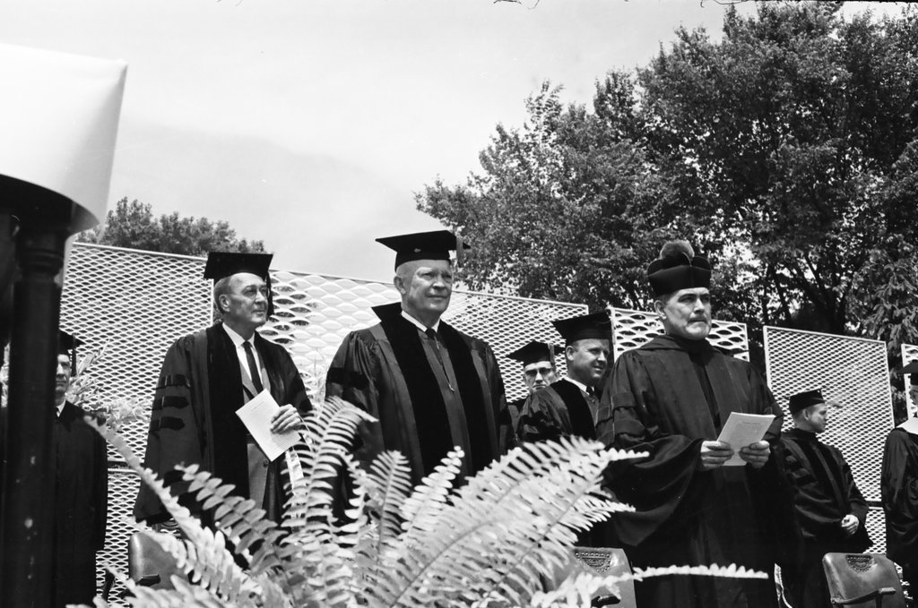 Dwight Eisenhower speaks at University of Notre Dame graduation - Chicago Sun-Times