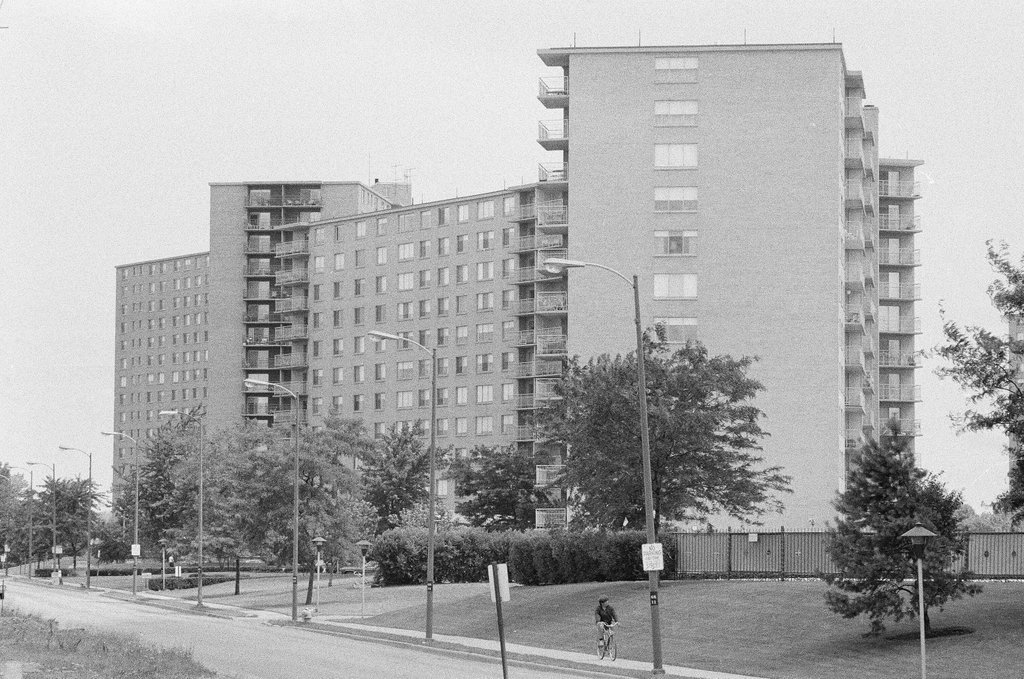Scenes around West Rogers Park neighborhood - Fred Stein for Chicago Daily News