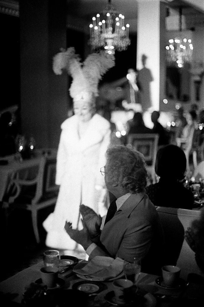 Phyllis Diller dines at the Pump Room - Charles Krejcsi for Chicago Sun-Times