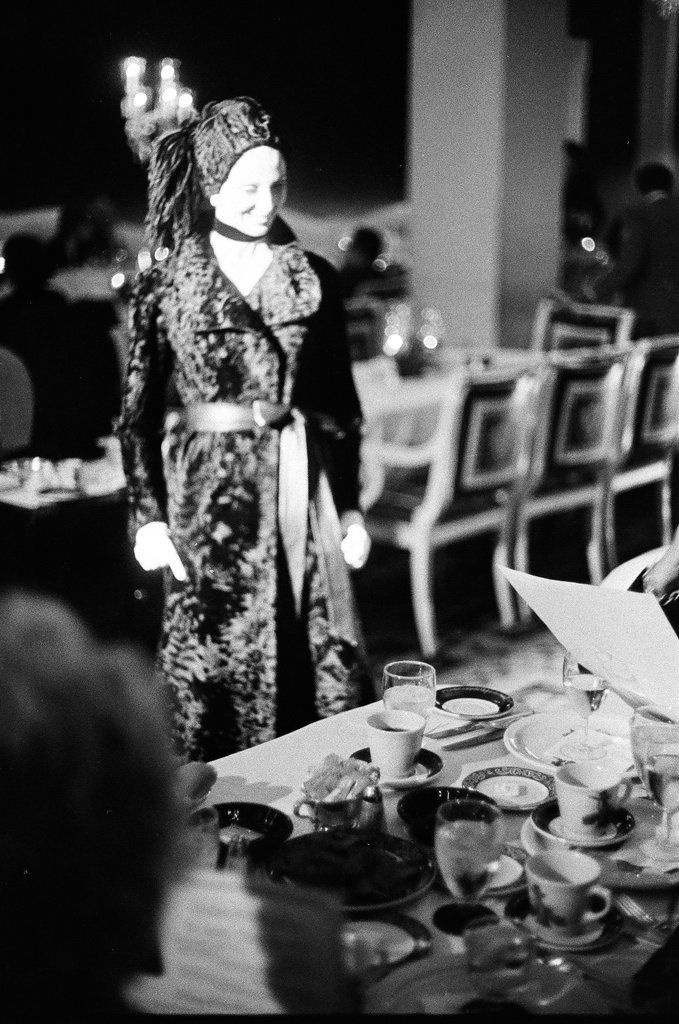 Phyllis Diller dines at the Pump Room - Charles Krejcsi for Chicago Sun-Times