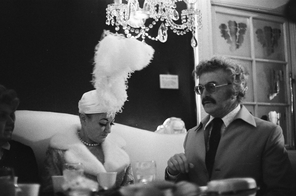 Phyllis Diller dines at the Pump Room - Charles Krejcsi for Chicago Sun-Times