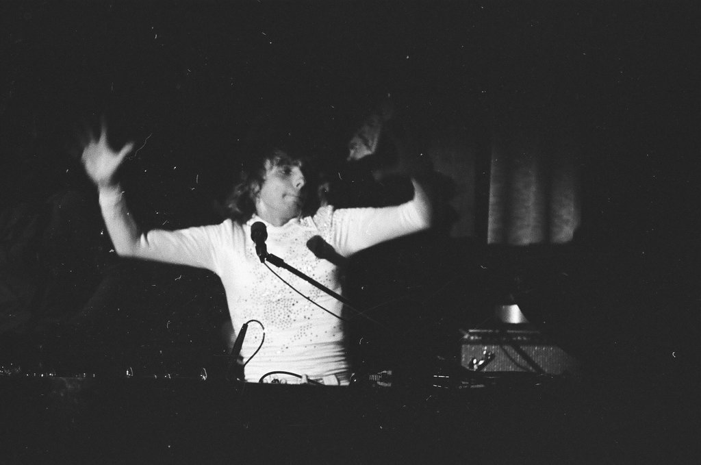 Barry Manilow performs at Mister Kelly's - Duane Hall for Chicago Sun-Times