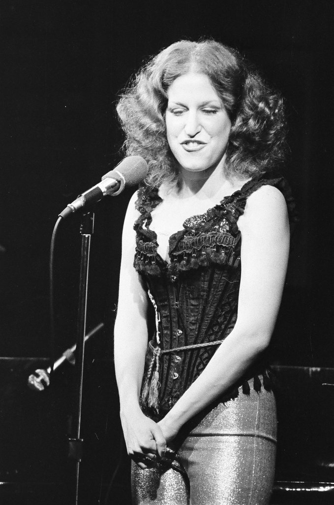 Bette Midler performs at Mister Kelly's - Don Bierman for Chicago Sun-Times