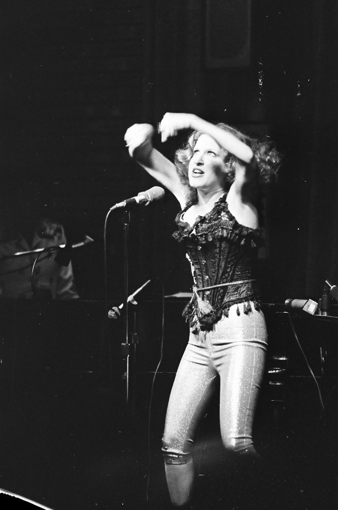 Bette Midler performs at Mister Kelly's - Don Bierman for Chicago Sun-Times