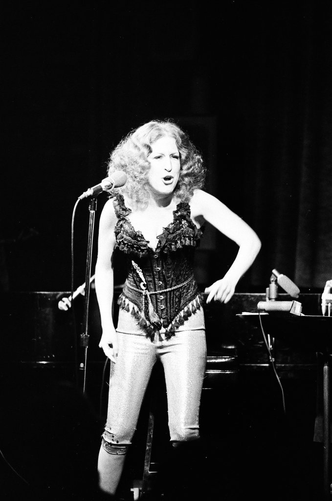 Bette Midler performs at Mister Kelly's - Don Bierman for Chicago Sun-Times