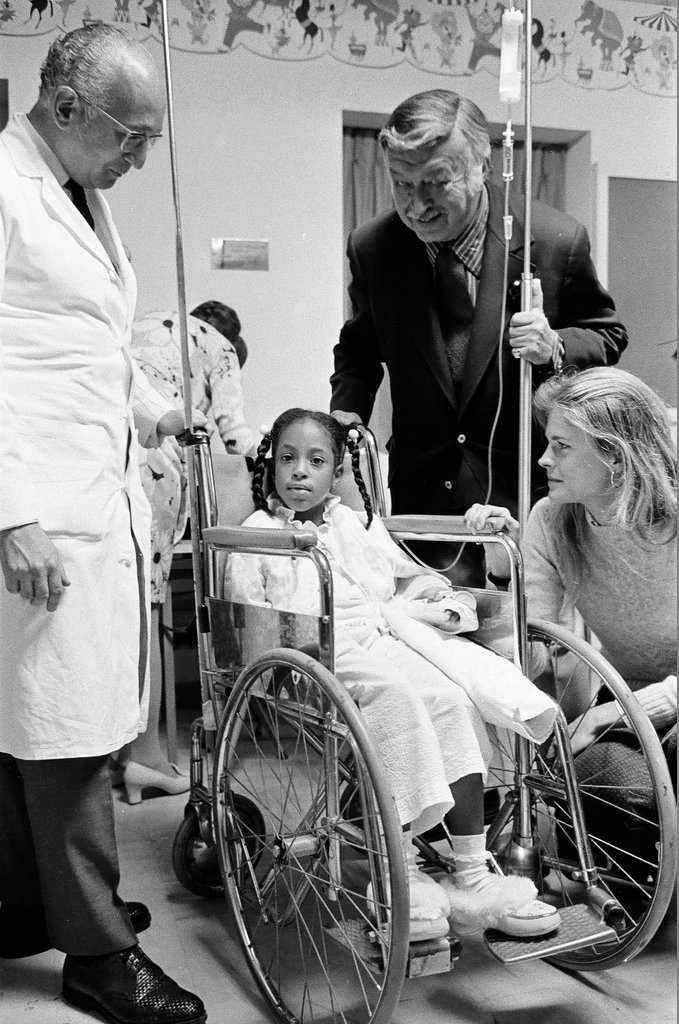 Candice Bergen visits La Rabida Children's Hospital - Peters (Clarence or Pete) for Chicago Sun-Times