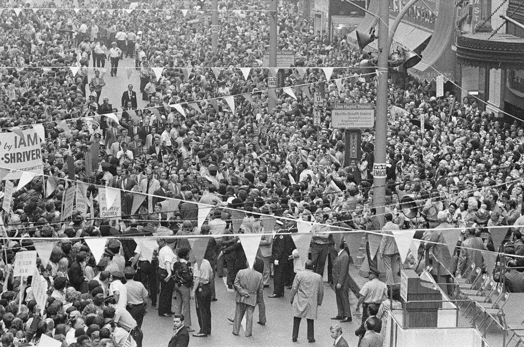 People attend rainy McGovern rally - Peters (Clarence or Pete) for Chicago Sun-Times