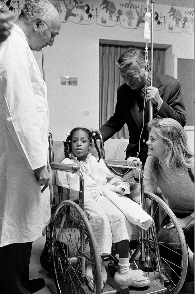 Candice Bergen visits La Rabida Children's Hospital - Peters (Clarence or Pete) for Chicago Sun-Times