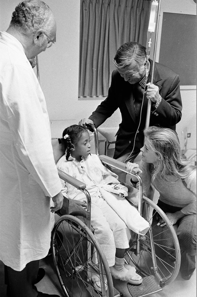 Candice Bergen visits La Rabida Children's Hospital - Peters (Clarence or Pete) for Chicago Sun-Times